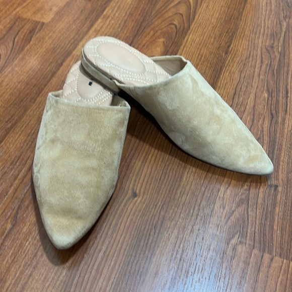 Birdies Sz 7 The Lark Suede Mule Tan Pointed Toe - Picture 1 of 9